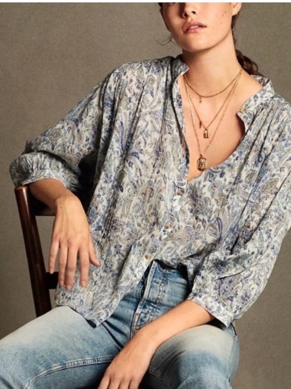 ANTHROPOLOGIE light weight blue paisley button down shirt